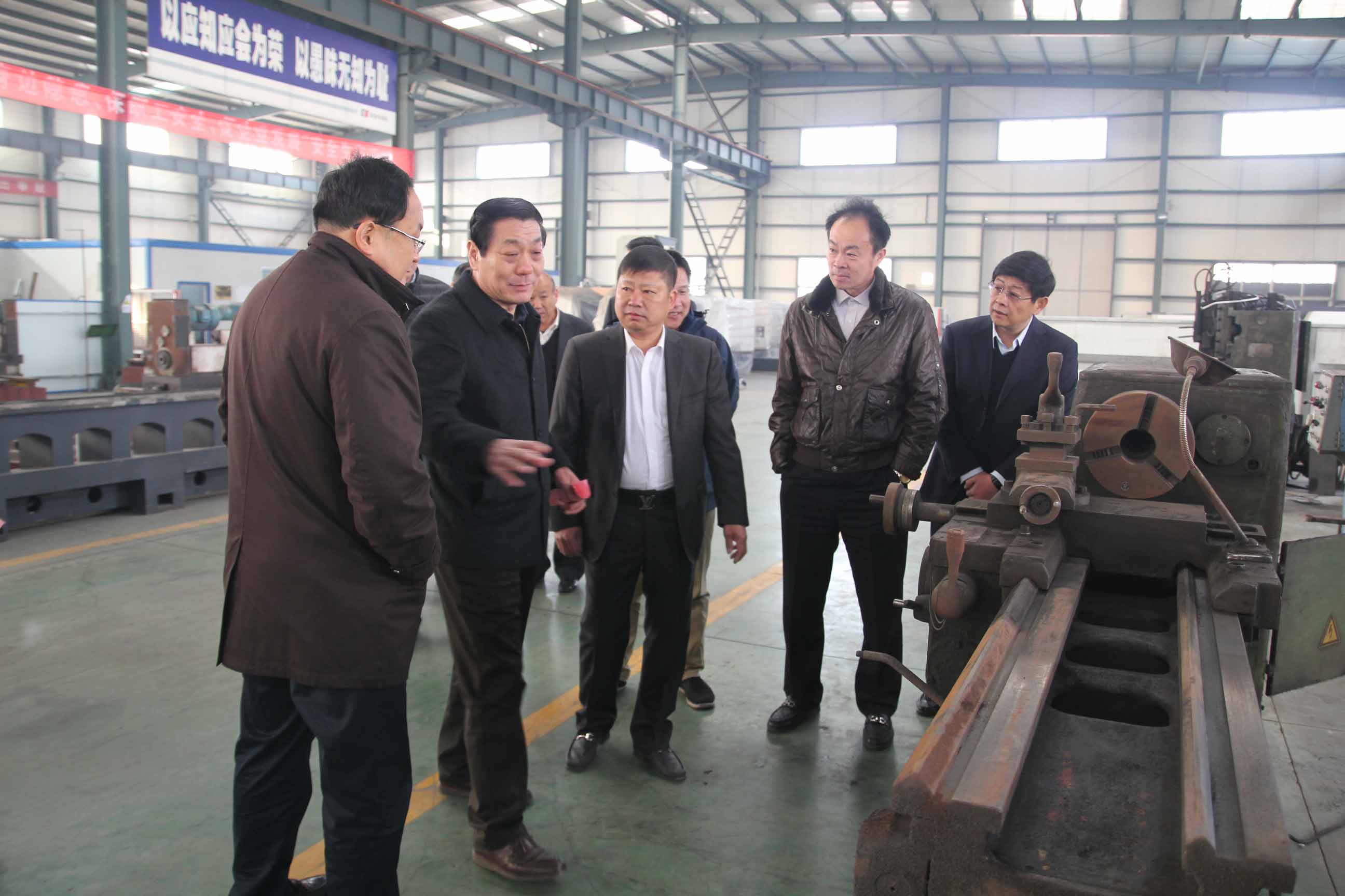 市人大常委會副主任薑繁茂調（diào）研機床再製造、節能降耗實施（shī）情況